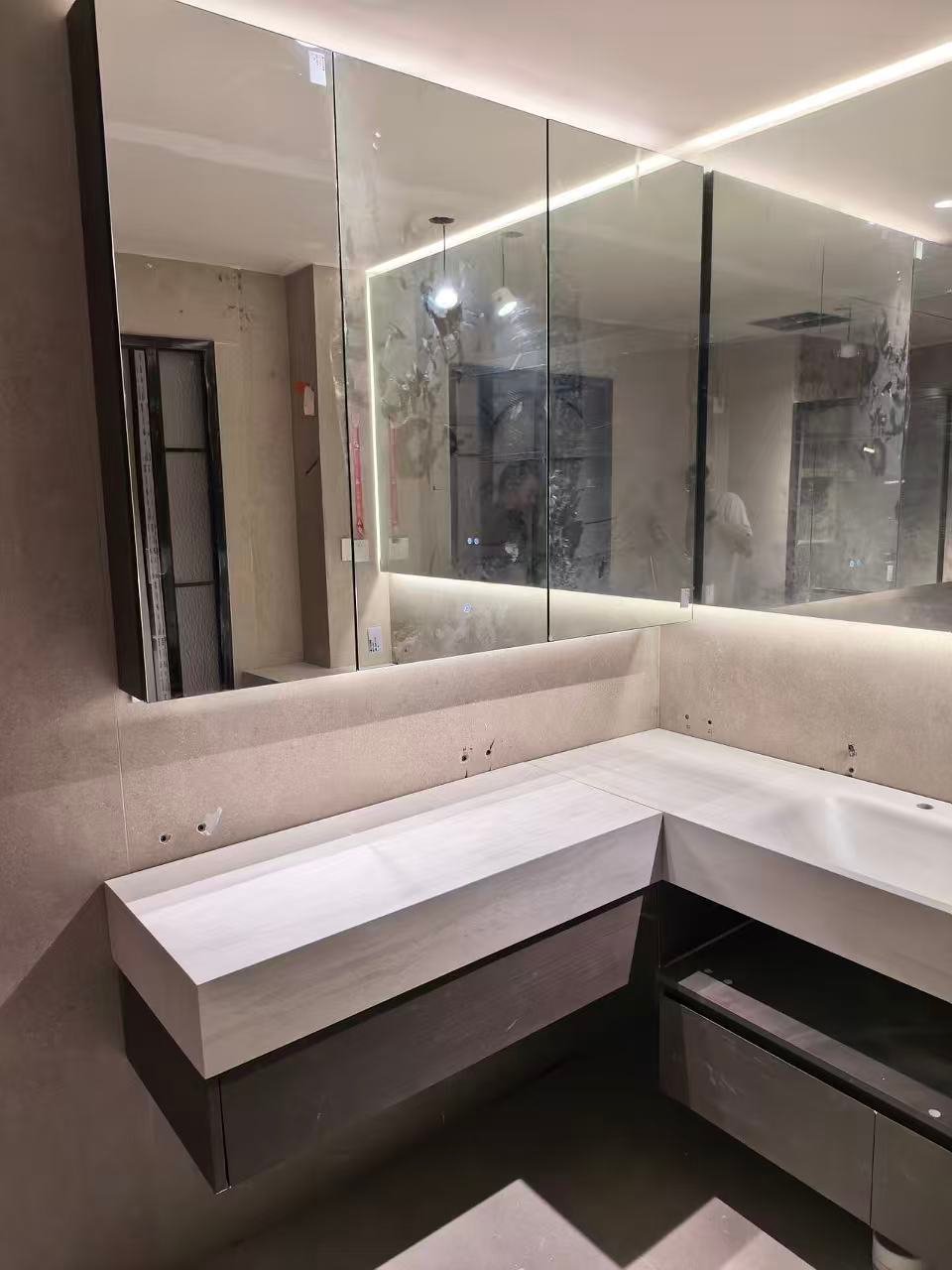 Corner bathroom vanity with smart mirror cabinet