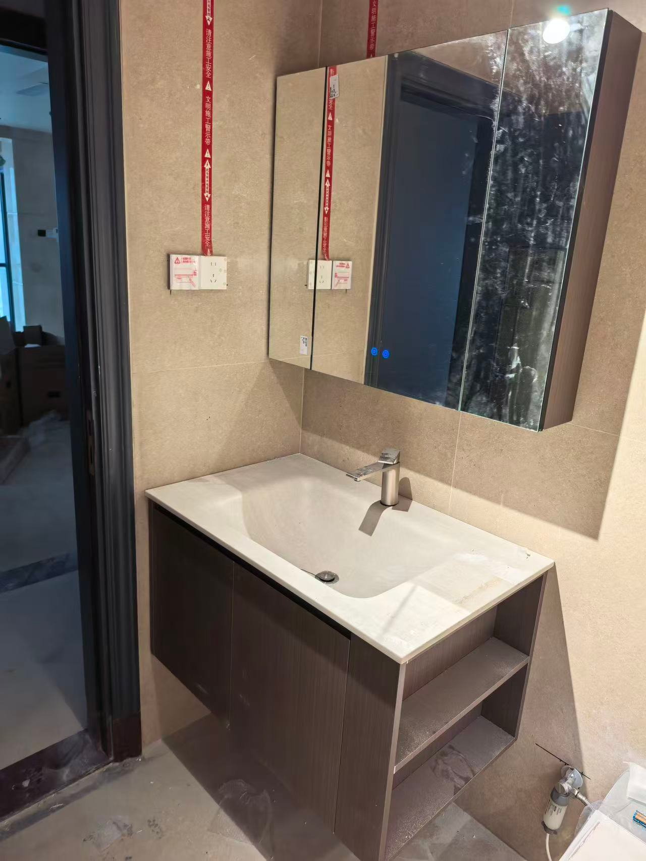 Modern single-sink bathroom vanity with mirror cabinet