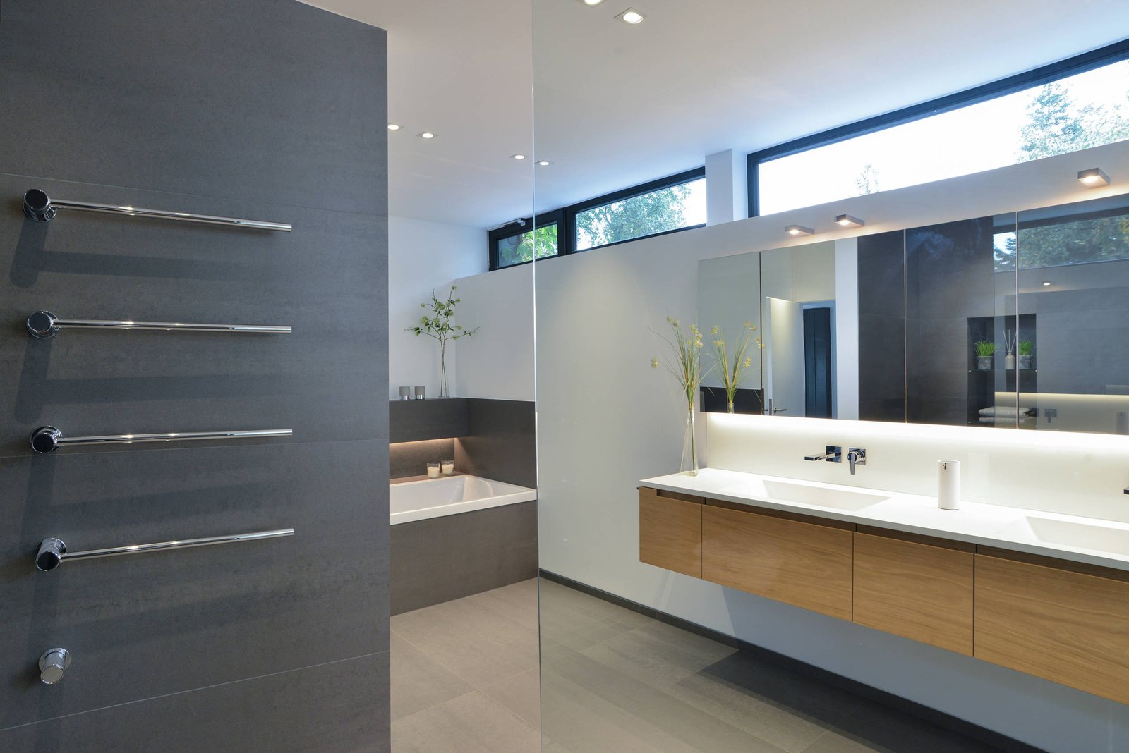 California Luxury Villa One-Stop Bathroom Solution